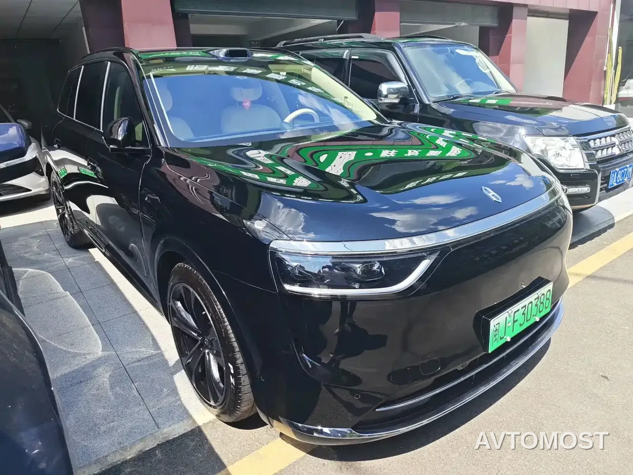 AITO M8 2025 Model Extended Range Max+ Edition 53.4kWh 6-Seater — фото 3