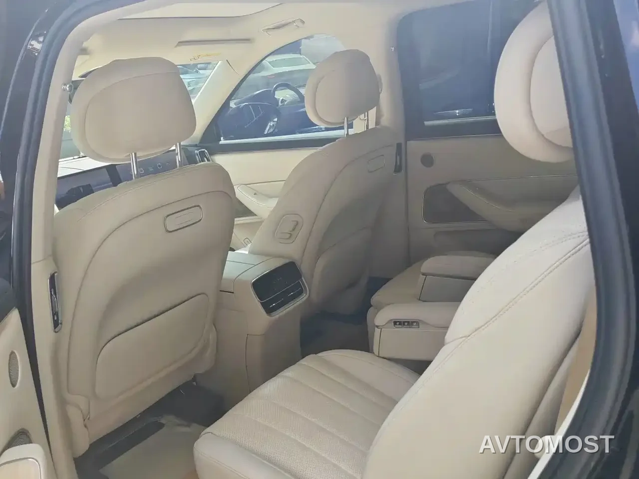 AITO M8 2025 Model Extended Range Max+ Edition 53.4kWh 6-Seater — фото 8