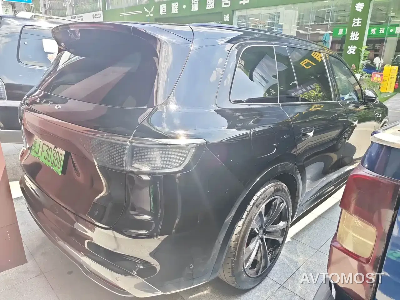 AITO M8 2025 Model Extended Range Max+ Edition 53.4kWh 6-Seater — фото 9