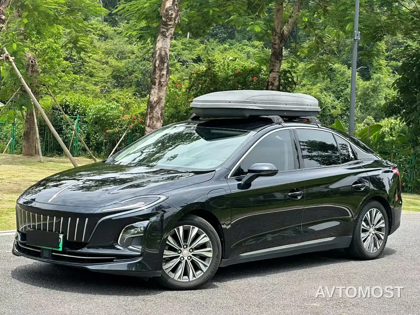 Hongqi E-QM5 2022 431km Charging Enjoyment Edition — фото 1