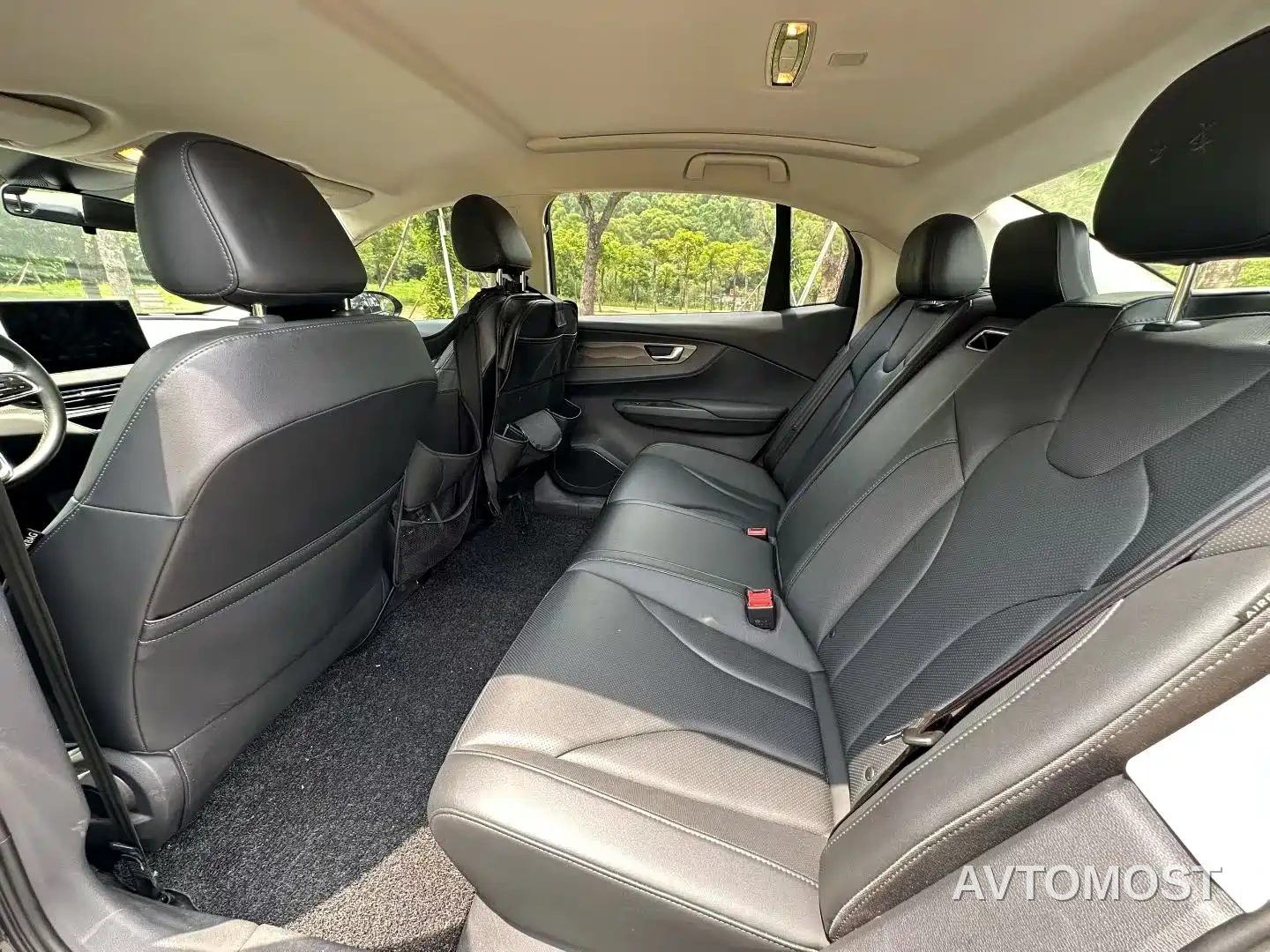 Hongqi E-QM5 2022 431km Charging Enjoyment Edition — фото 5