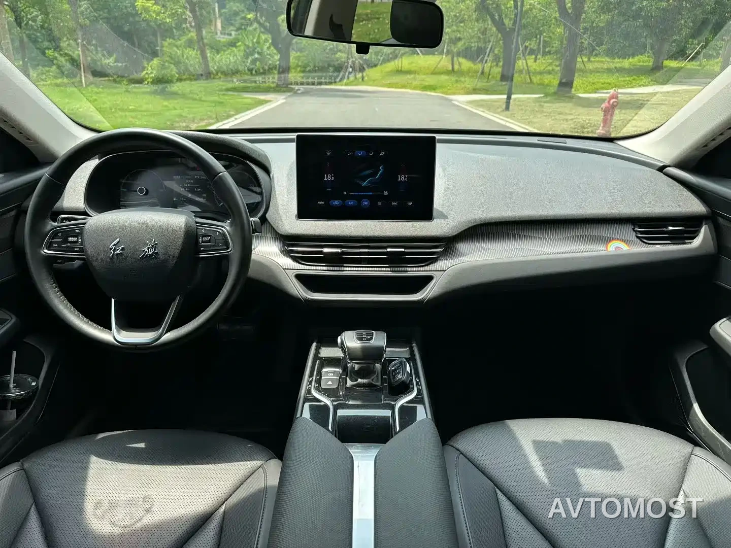 Hongqi E-QM5 2022 431km Charging Enjoyment Edition — фото 7