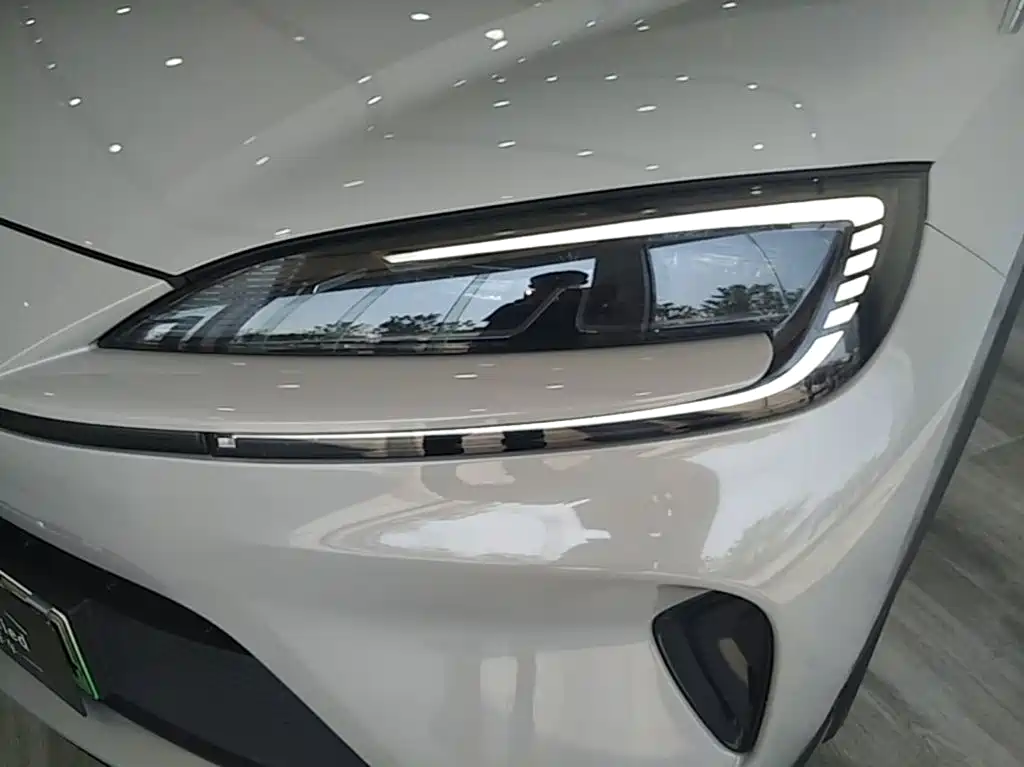 BYD Hai Shi 07 DM-i 2025 150 Pilot+ Edition — фото 24