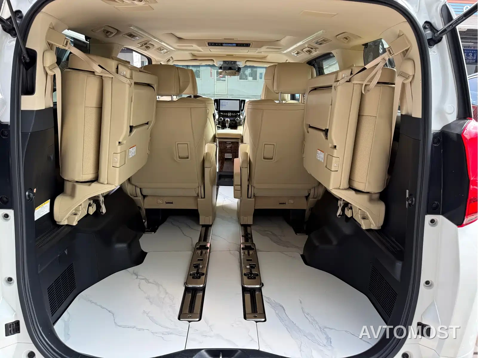 Toyota Alphard 2021 Hybrid 2.5L Luxury — фото 14