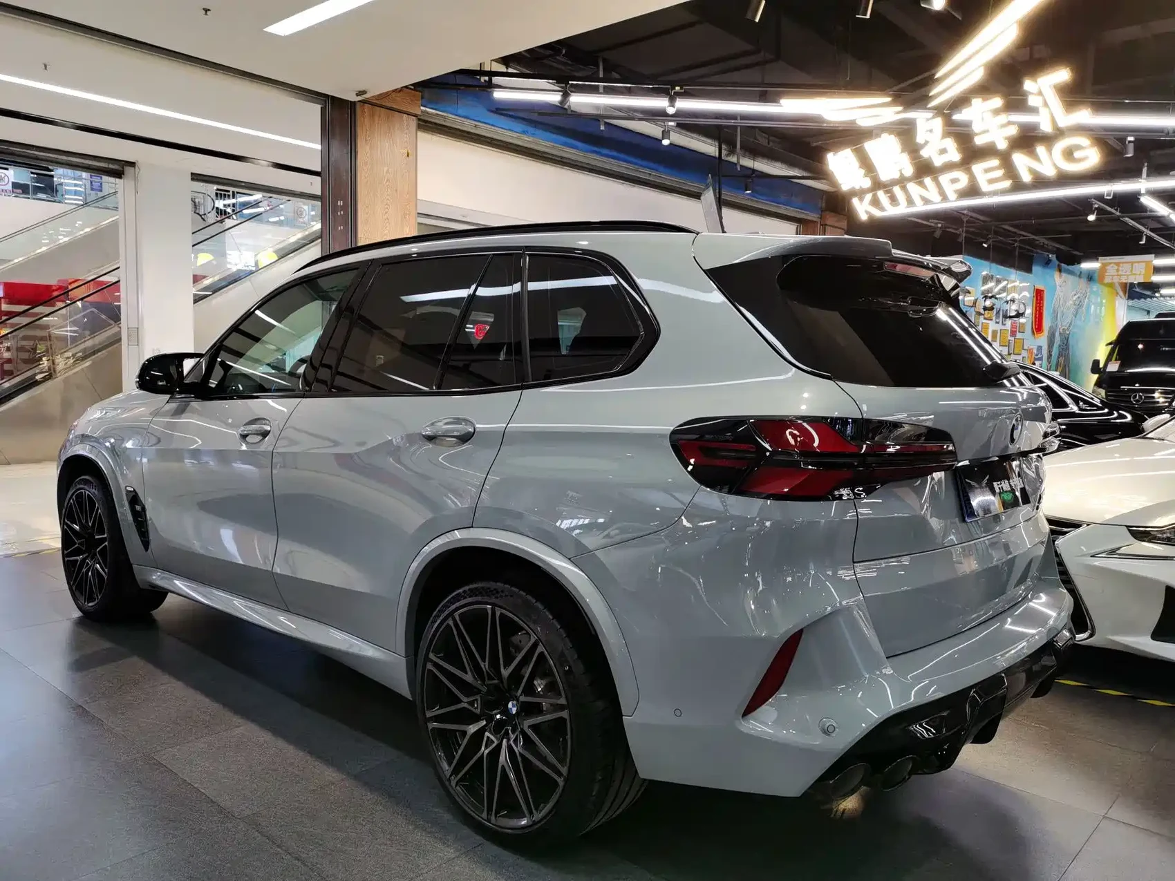 BMW X5 M 2023 Model X5 M Thunder Edition — фото 3