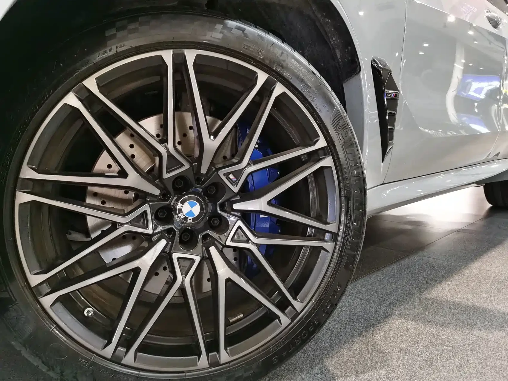 BMW X5 M 2023 Model X5 M Thunder Edition — фото 18