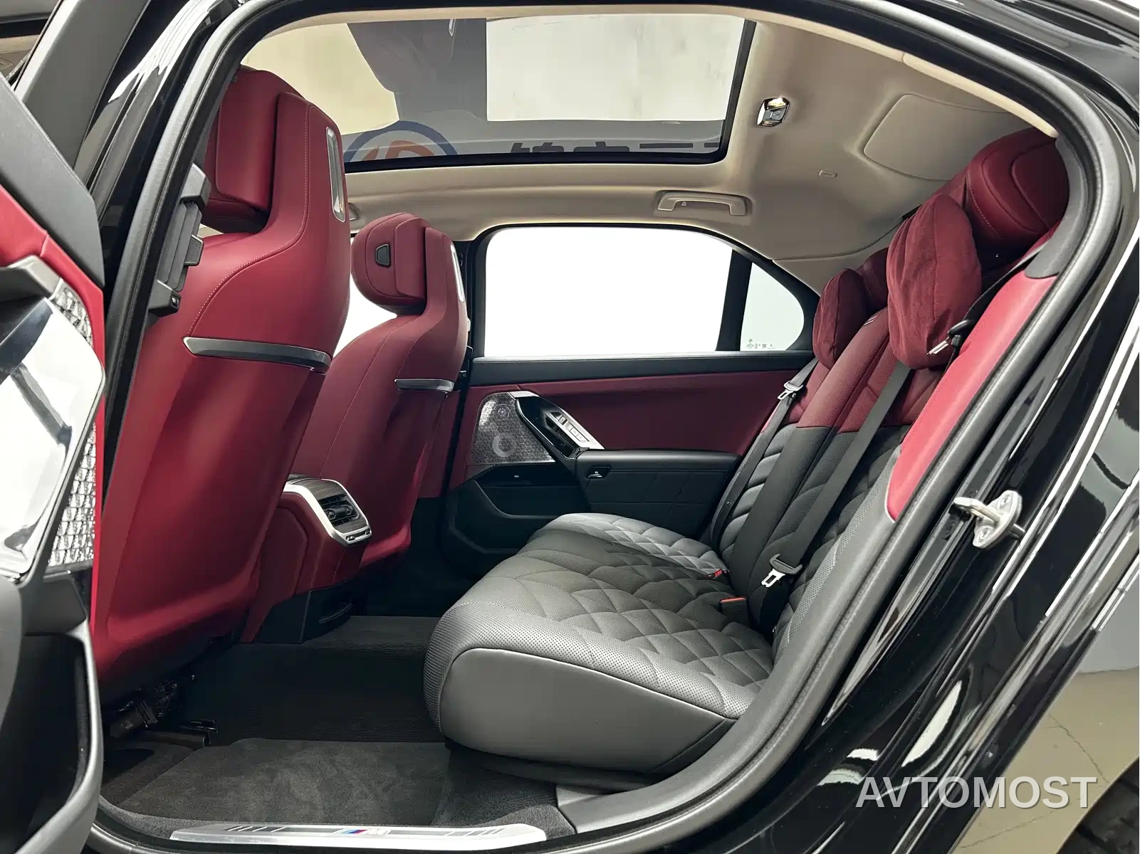 BMW i7 2023 eDrive50L Leading M Sport Package — фото 11