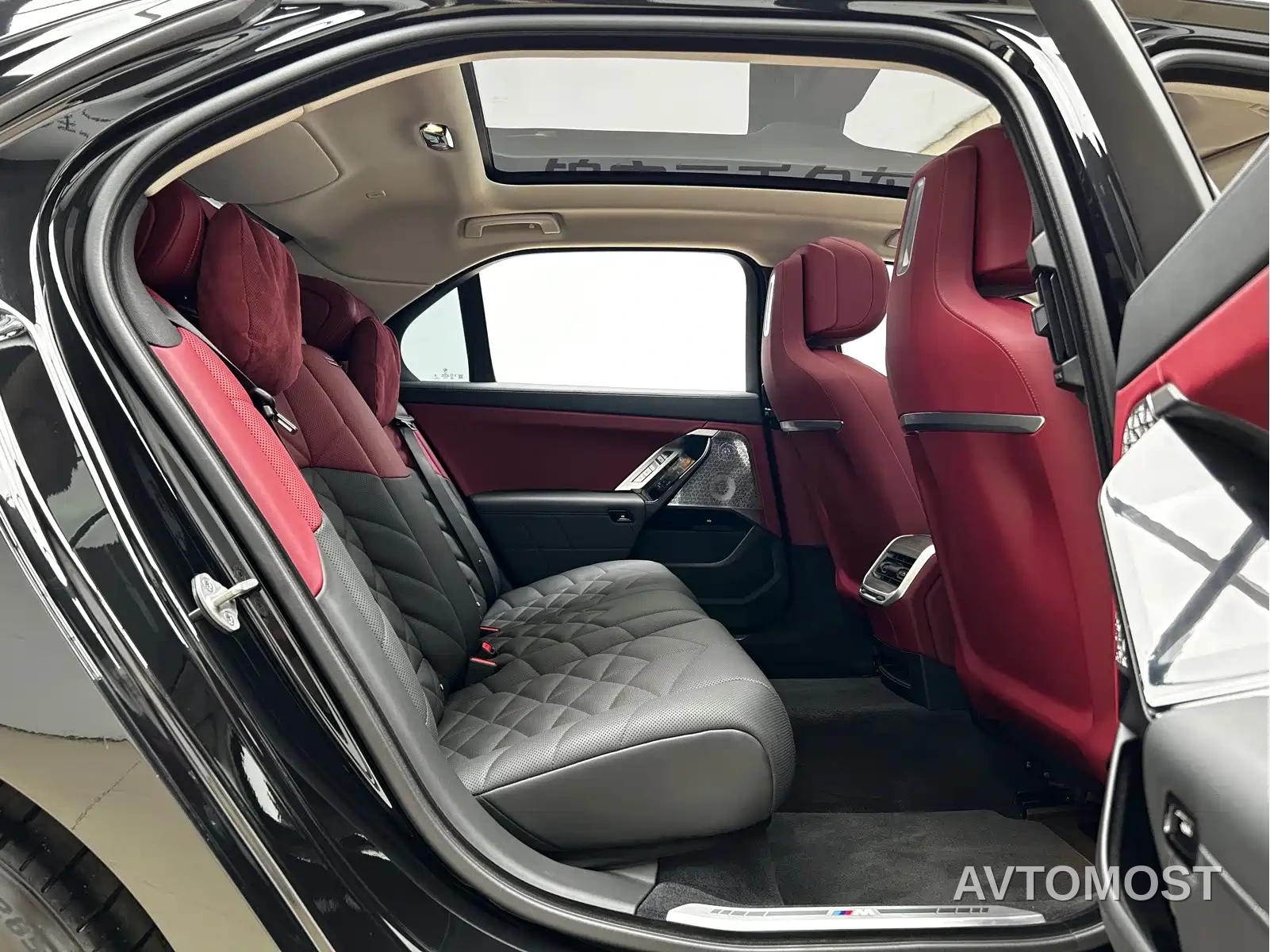 BMW i7 2023 eDrive50L Leading M Sport Package — фото 22