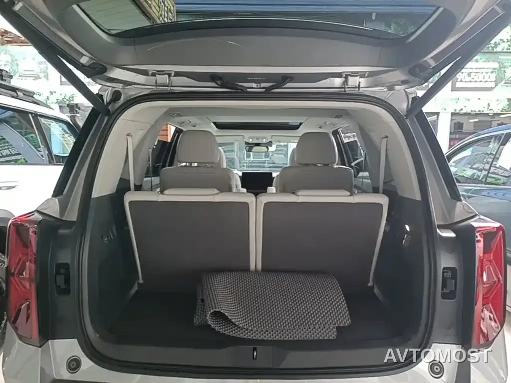 GAC Trumpchi GS8 2022 Dual Engine Series 2.0TM 2WD Premium Edition (6-Seater) — фото 19