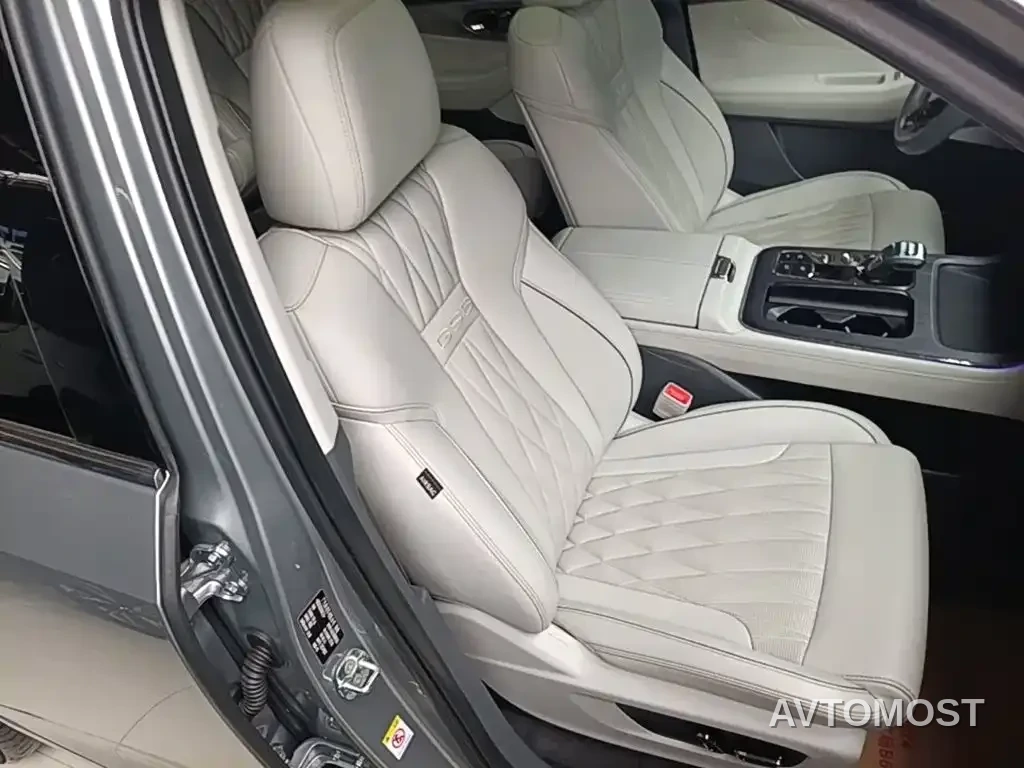 GAC Trumpchi GS8 2022 Dual Engine Series 2.0TM 2WD Premium Edition (6-Seater) — фото 24