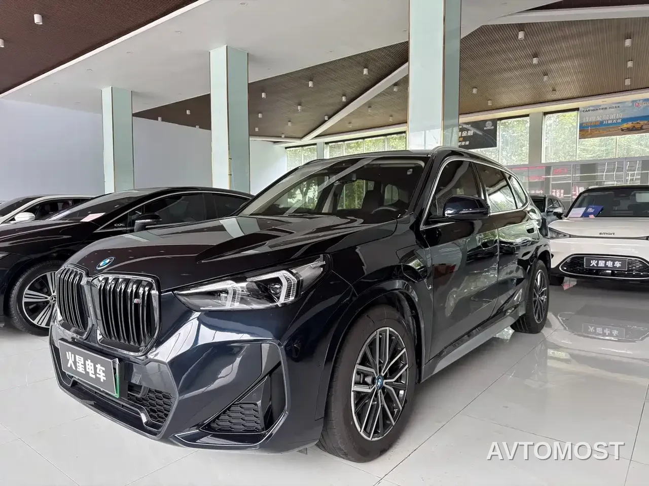 BMW iX1 2023 eDrive25L M Sport Package — фото 1