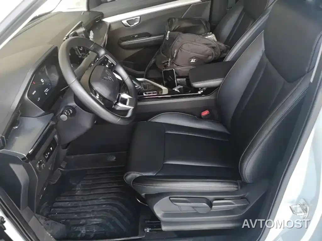 Wuling Xingchen 2022 2.0L DHT Electric Power Edition — фото 13