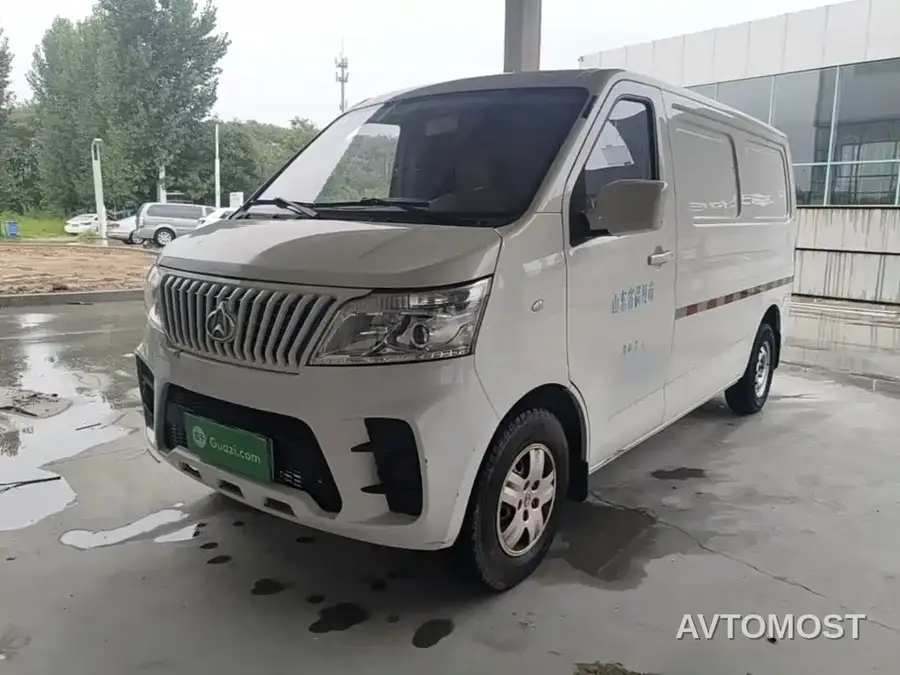 Changan Ruixing EM60 2022 Pure Electric Van 4498mm Length Flat Roof Tailgate 2-Seater 60kW 41.86kWh