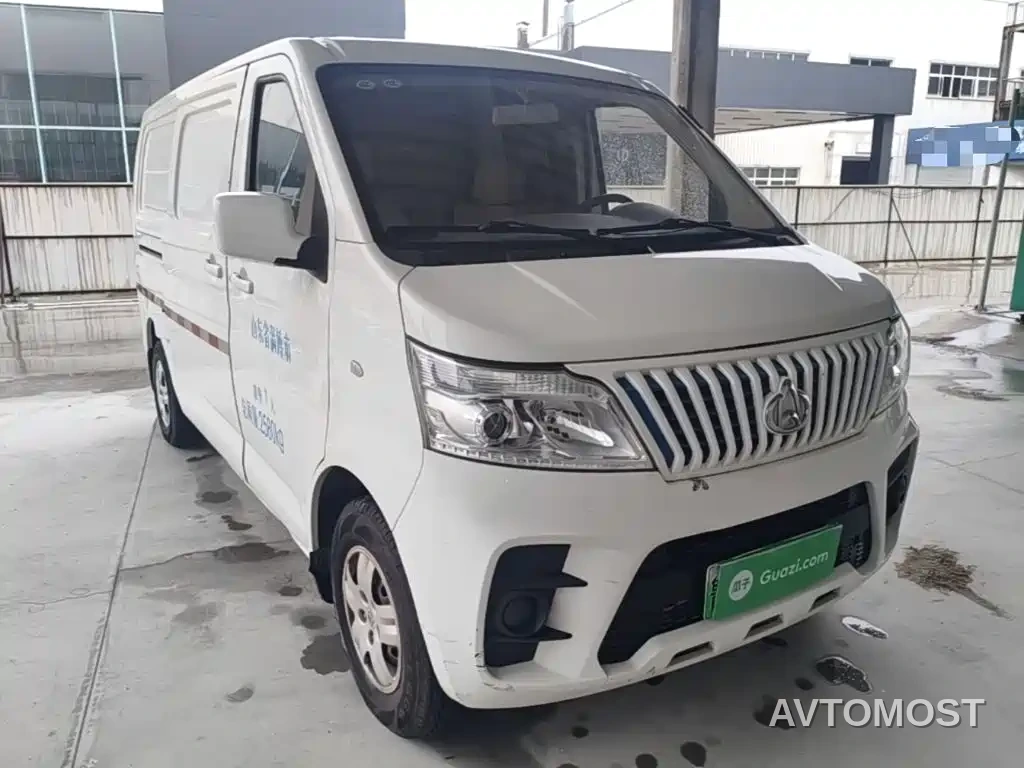 Changan Ruixing EM60 2022 Pure Electric Van 4498mm Length Flat Roof Tailgate 2-Seater 60kW 41.86kWh — фото 4