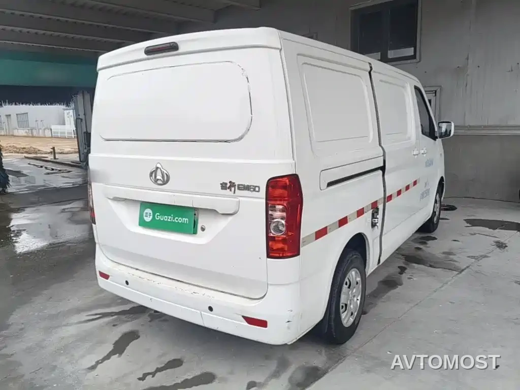 Changan Ruixing EM60 2022 Pure Electric Van 4498mm Length Flat Roof Tailgate 2-Seater 60kW 41.86kWh — фото 7