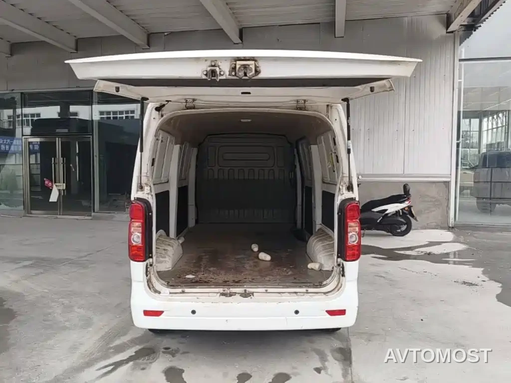 Changan Ruixing EM60 2022 Pure Electric Van 4498mm Length Flat Roof Tailgate 2-Seater 60kW 41.86kWh — фото 18