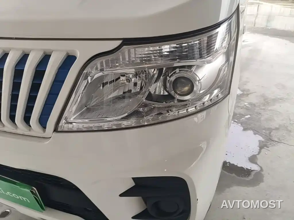 Changan Ruixing EM60 2022 Pure Electric Van 4498mm Length Flat Roof Tailgate 2-Seater 60kW 41.86kWh — фото 23