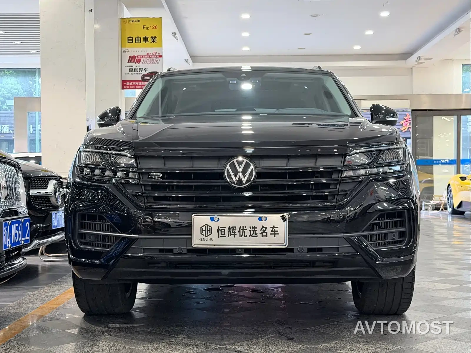Volkswagen Touareg 2023 3.0TSI R-Line Black Sports Package — фото 2
