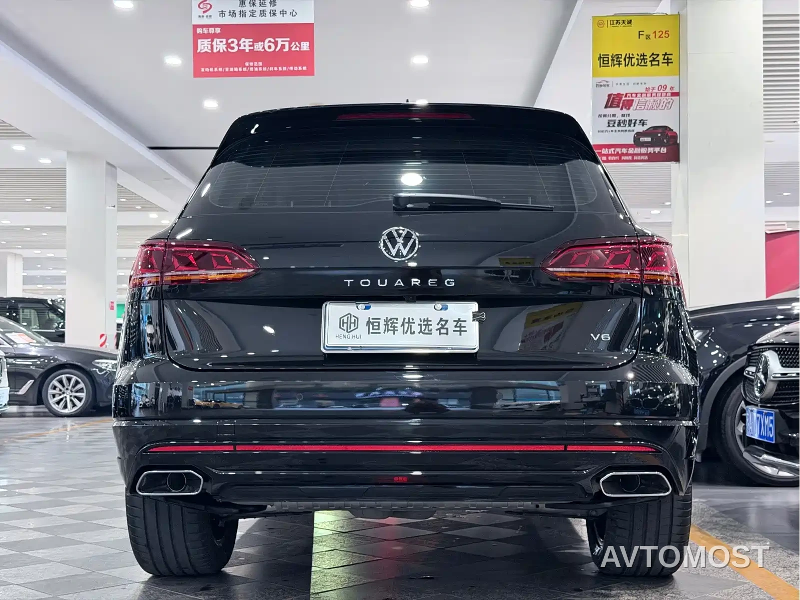 Volkswagen Touareg 2023 3.0TSI R-Line Black Sports Package — фото 3