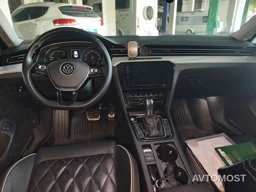 Volkswagen Magotan GTE Plug-in Hybrid 2020 GTE Luxury — фото 13