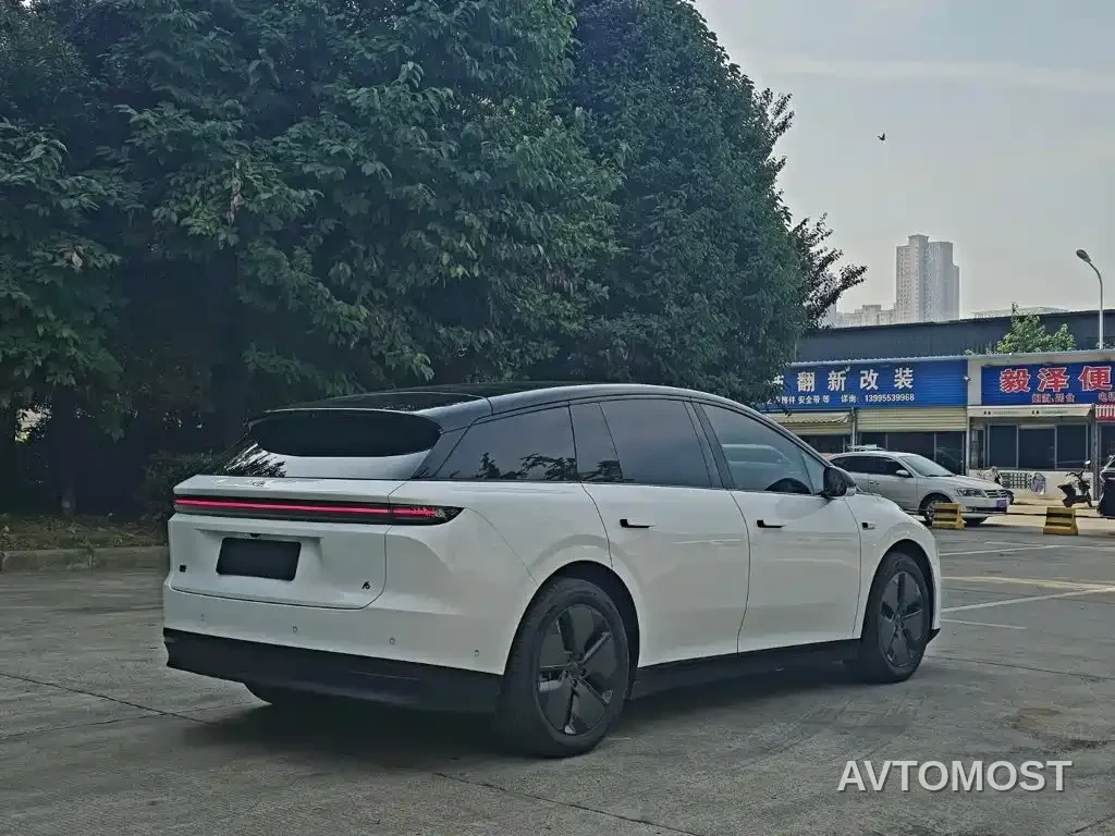 Li Auto i6 2025 2WD Base Model — фото 4