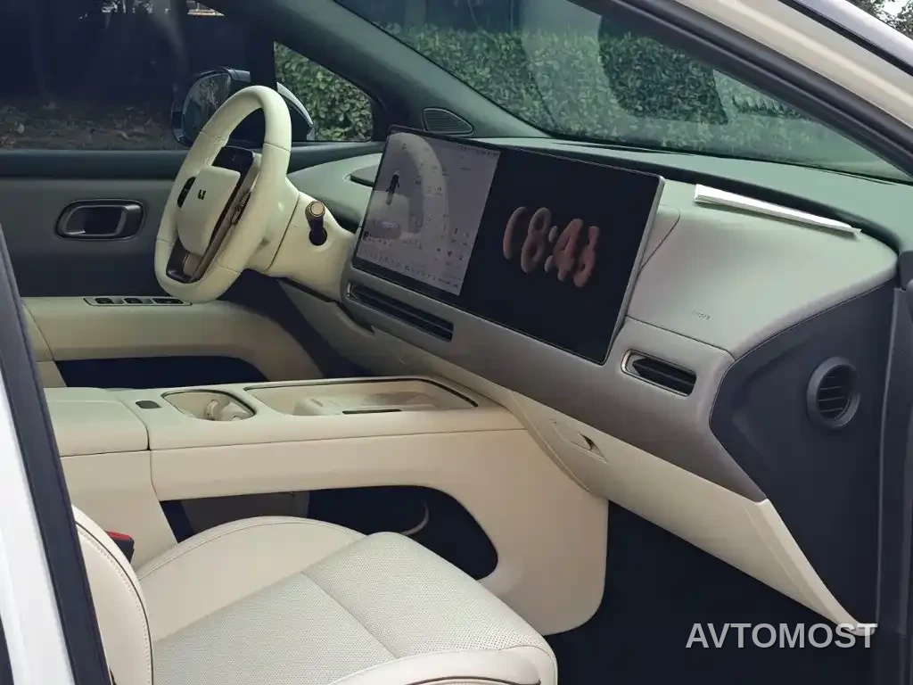 Li Auto i6 2025 2WD Base Model — фото 10