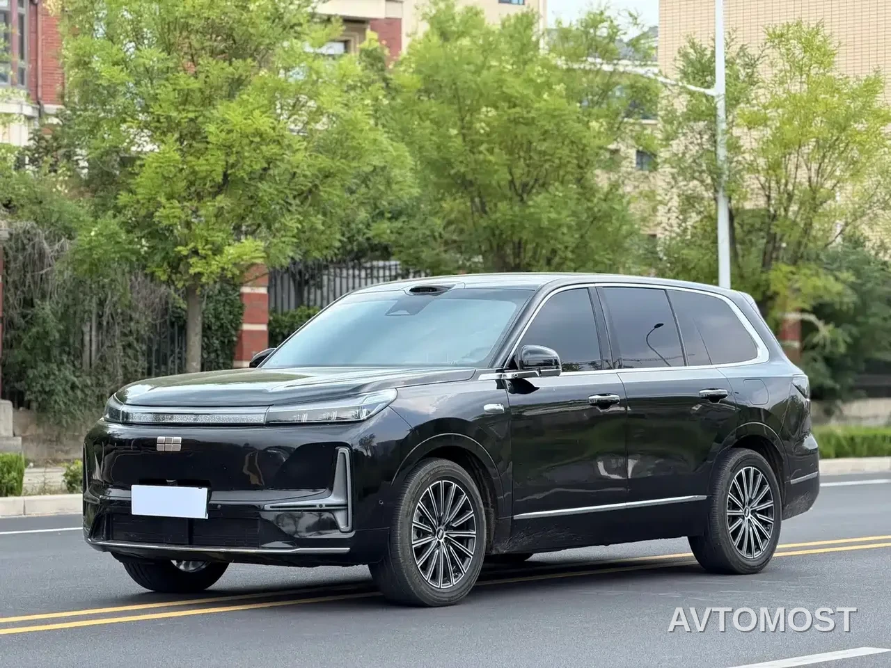 Geely Galaxy M9 2025 Base Model — фото 1