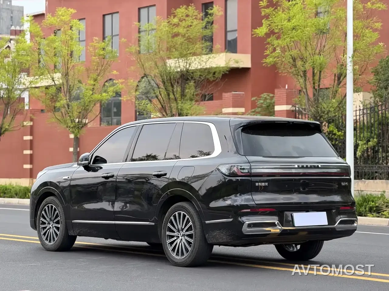Geely Galaxy M9 2025 Base Model — фото 6