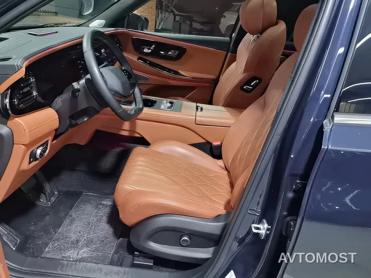 Exeed Landmark C-DM 2025 180 Ultra Long Range AWD (6-Seater) — фото 8