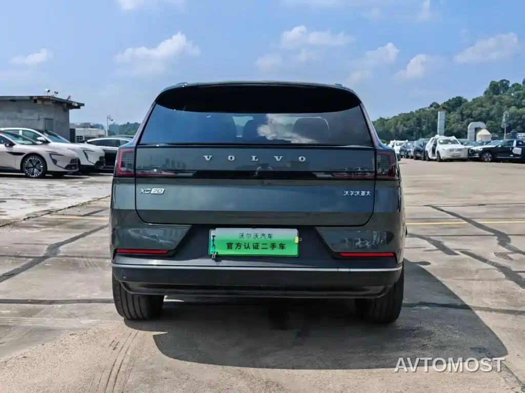 Volvo XC70 Plug-in Hybrid 2025 Standard — фото 7