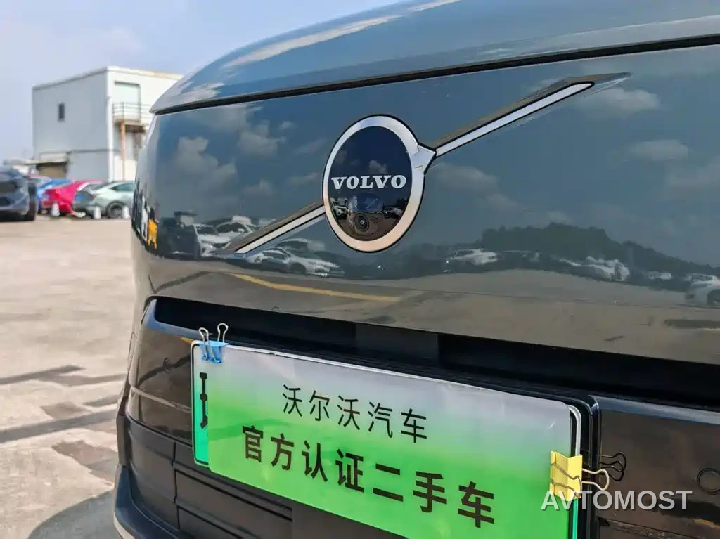 Volvo XC70 Plug-in Hybrid 2025 Standard — фото 10