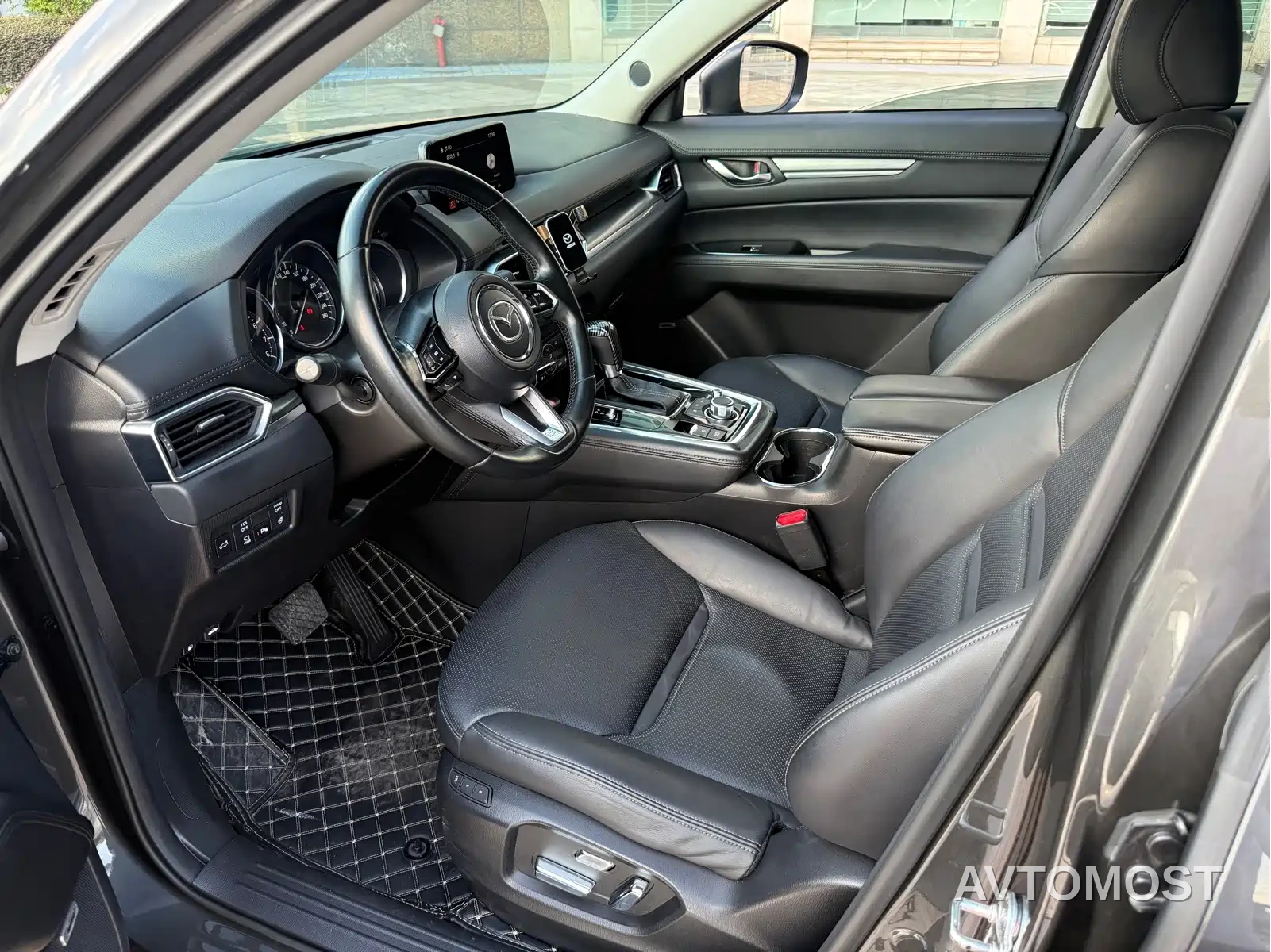 Mazda CX-8 2019 2.5L AWD Premium Model — фото 8