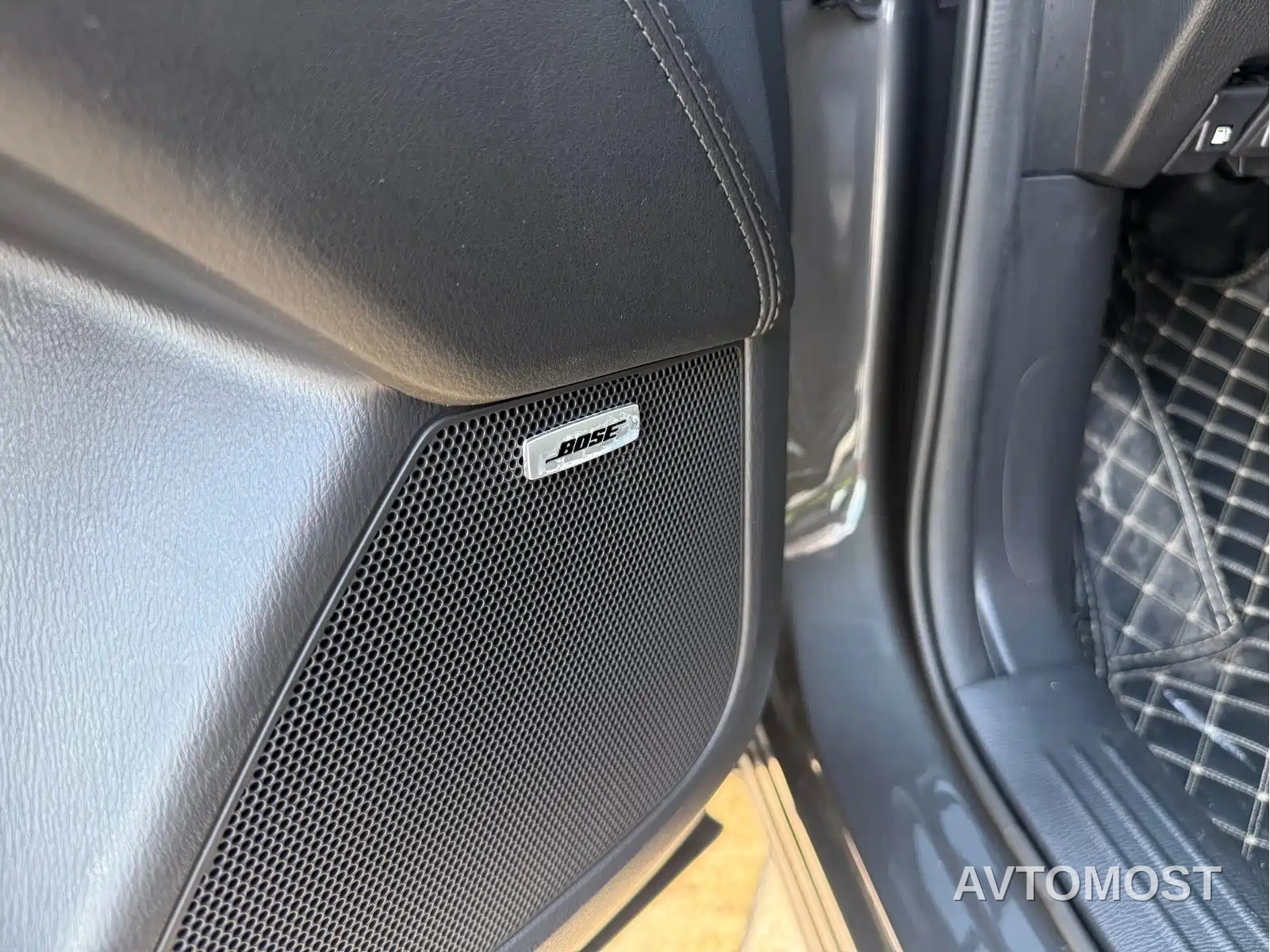 Mazda CX-8 2019 2.5L AWD Premium Model — фото 9