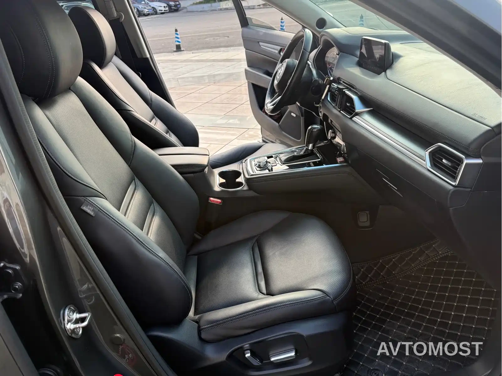 Mazda CX-8 2019 2.5L AWD Premium Model — фото 20