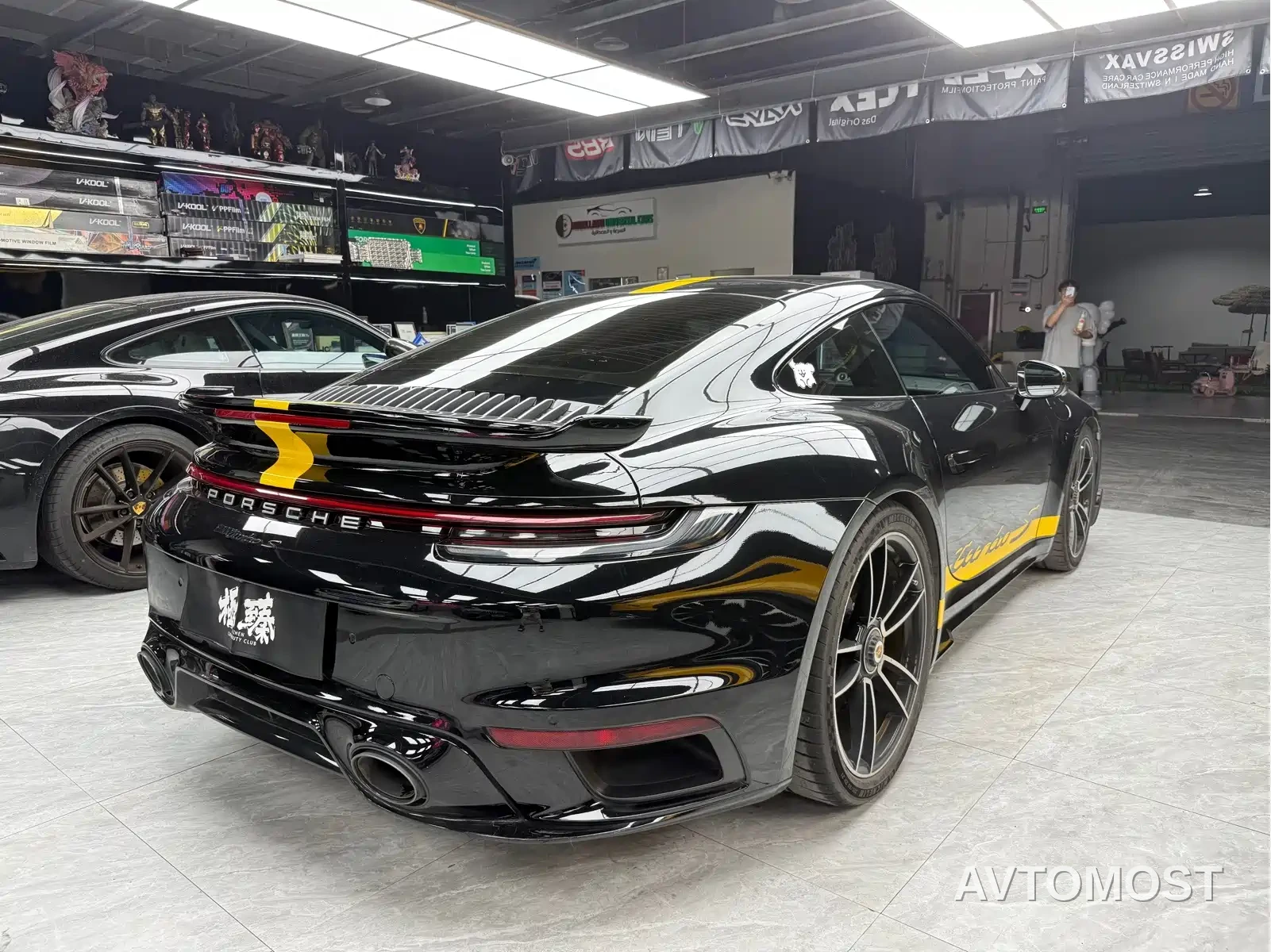 Porsche 911 2022 Turbo S 3.7T — фото 4