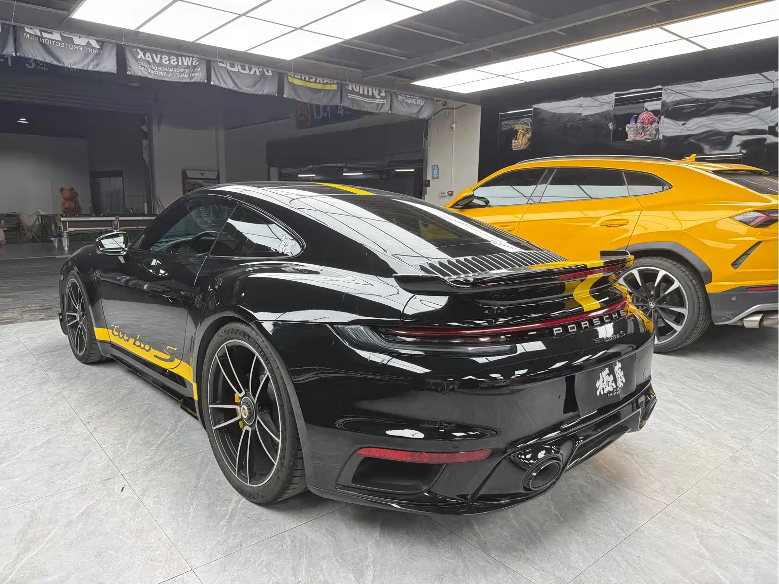Porsche 911 2022 Turbo S 3.7T — фото 6
