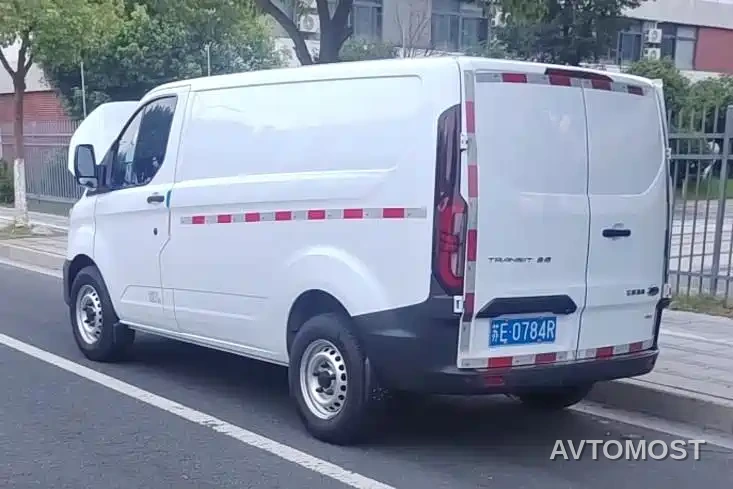Ford Transit 2023 Model 2.0T Diesel Manual Panel Van Short Wheelbase Low Roof 2/3-Seater — фото 8