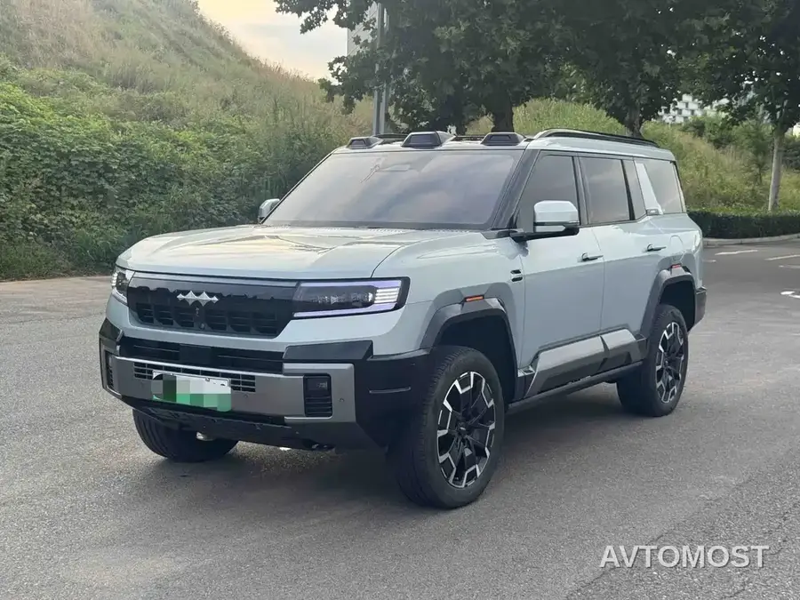 Fang Cheng Bao Leopard 8 2025 Zhiyong Flagship 6-Seater