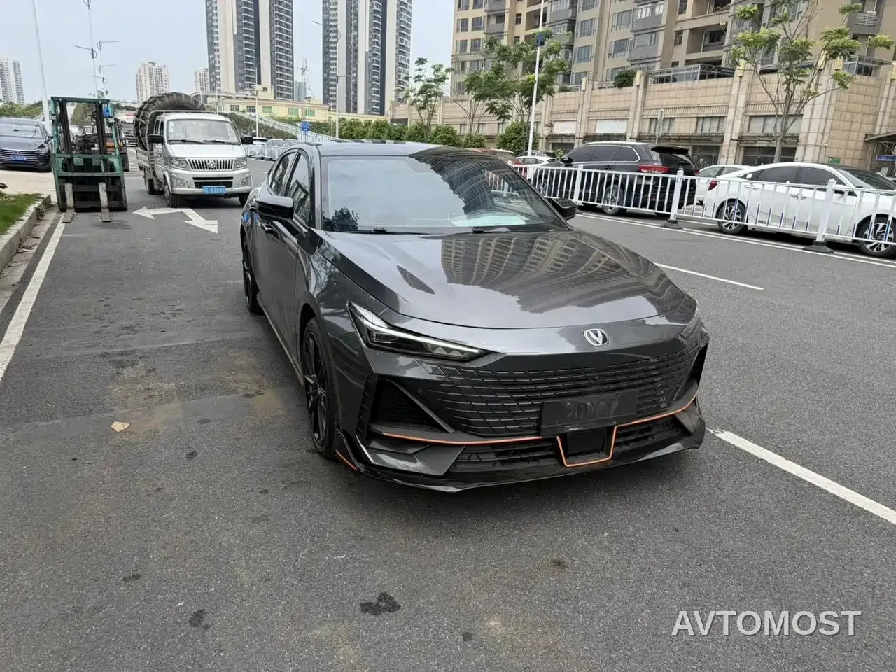 Changan UNI-V 2022 1.5T Sport Edition — фото 2