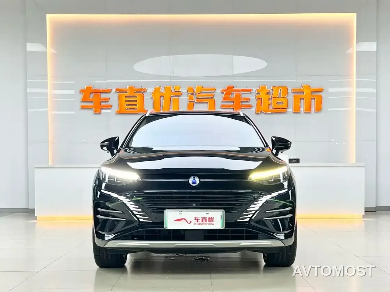 Denza N8 2023 4WD Super Hybrid Flagship 6-seater — фото 3