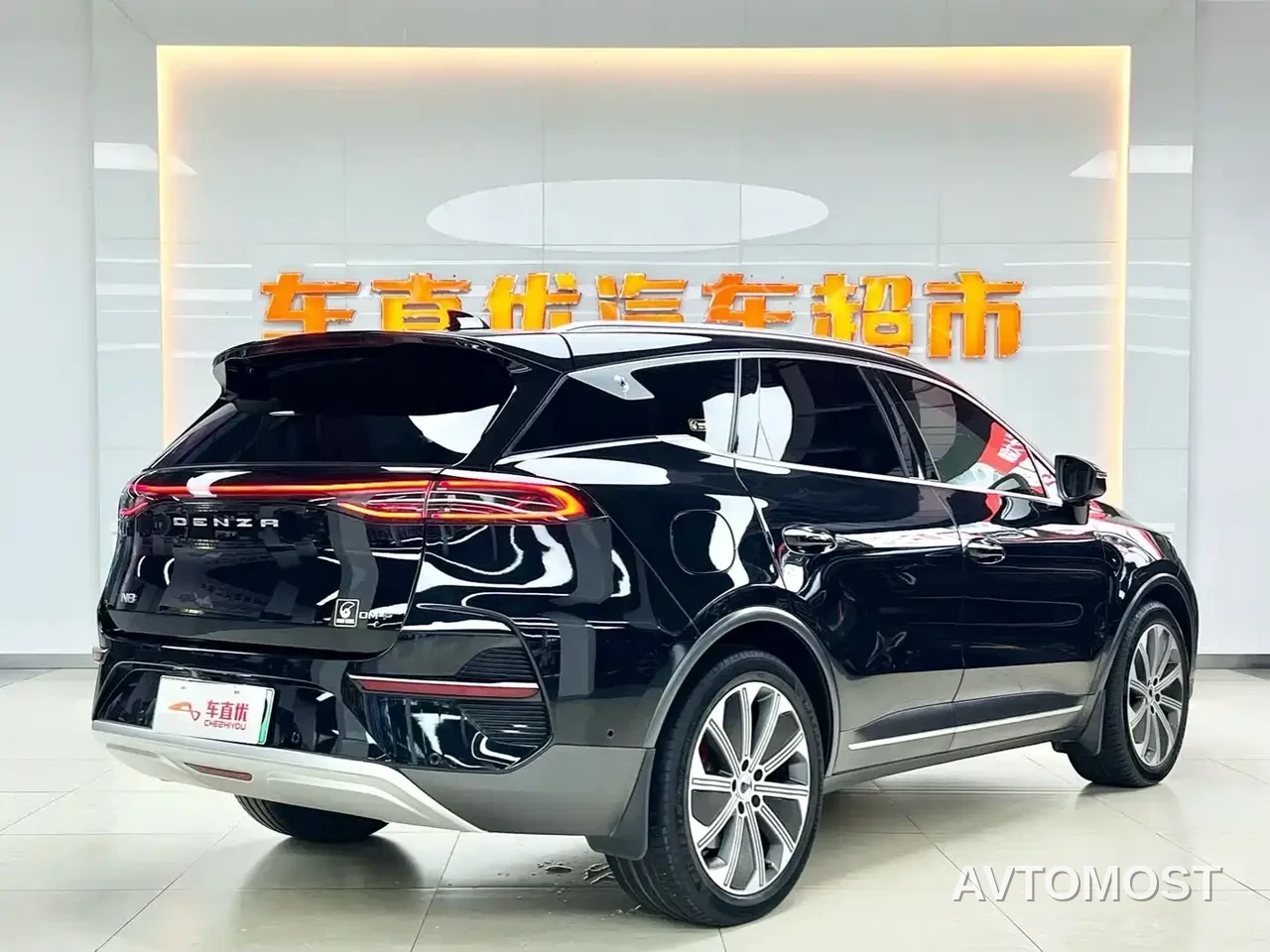 Denza N8 2023 4WD Super Hybrid Flagship 6-seater — фото 5