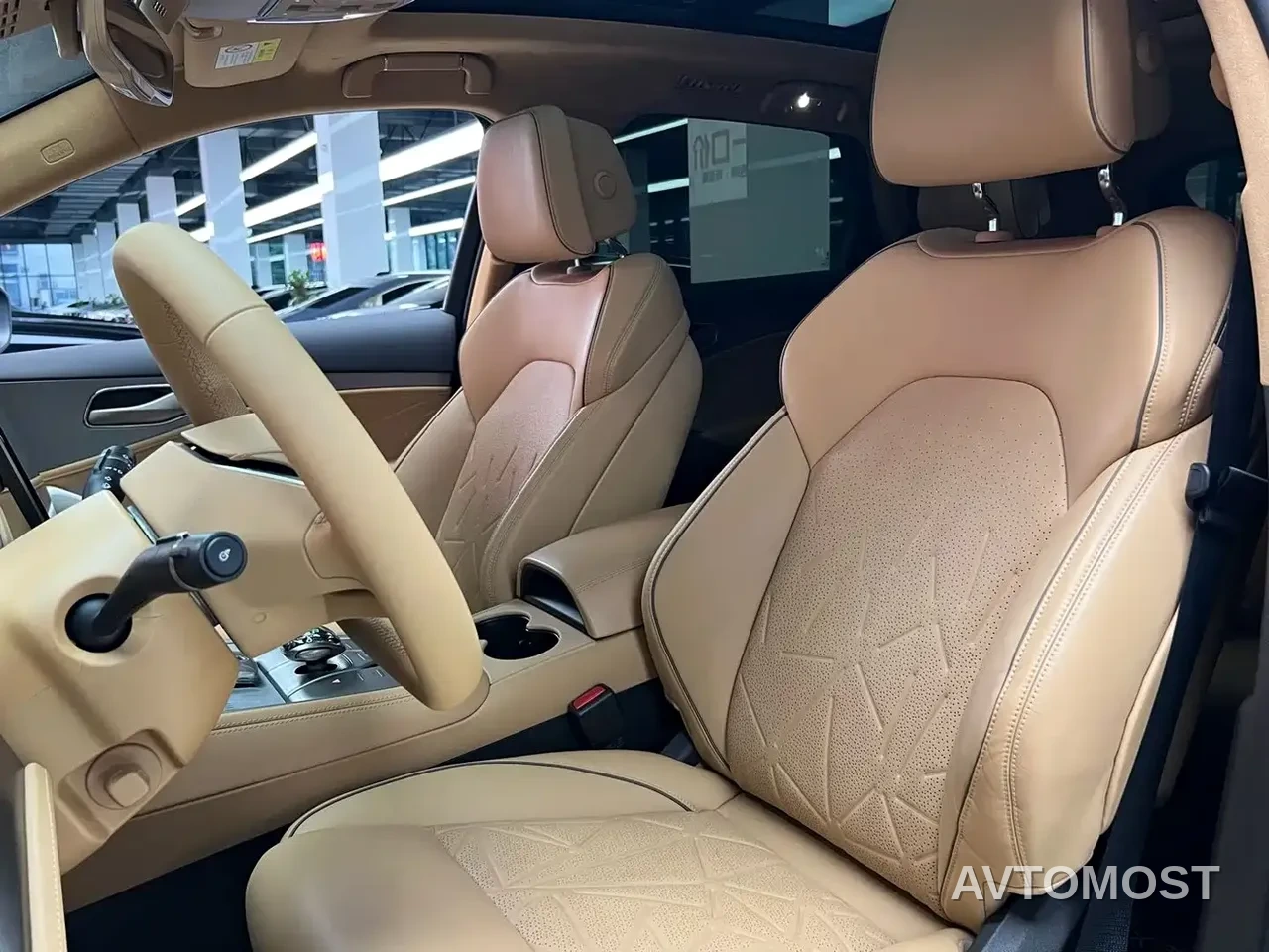 Denza N8 2023 4WD Super Hybrid Flagship 6-seater — фото 9