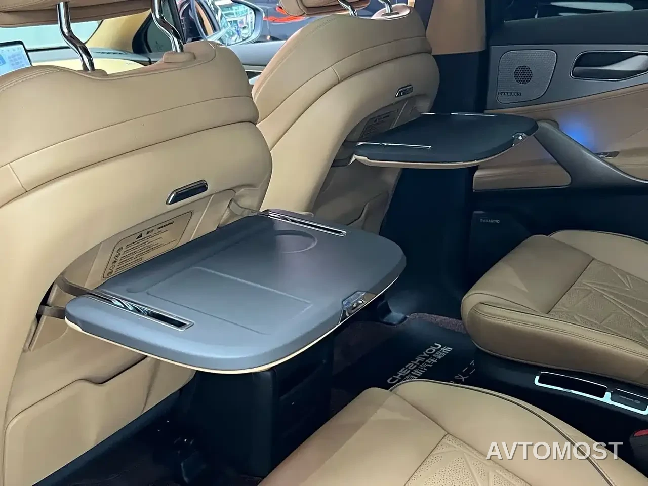 Denza N8 2023 4WD Super Hybrid Flagship 6-seater — фото 12