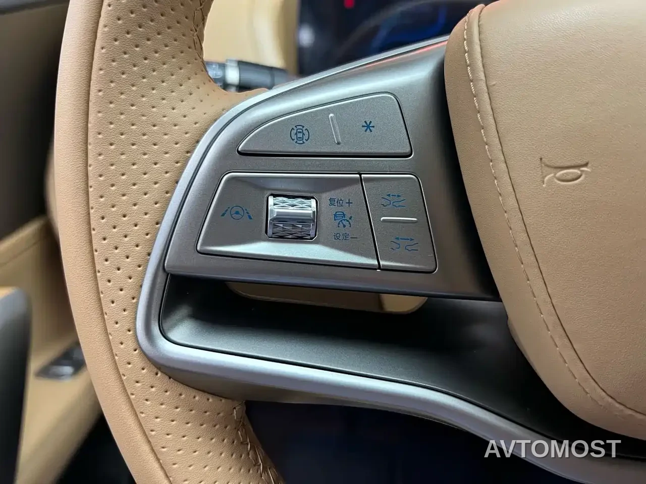 Denza N8 2023 4WD Super Hybrid Flagship 6-seater — фото 23
