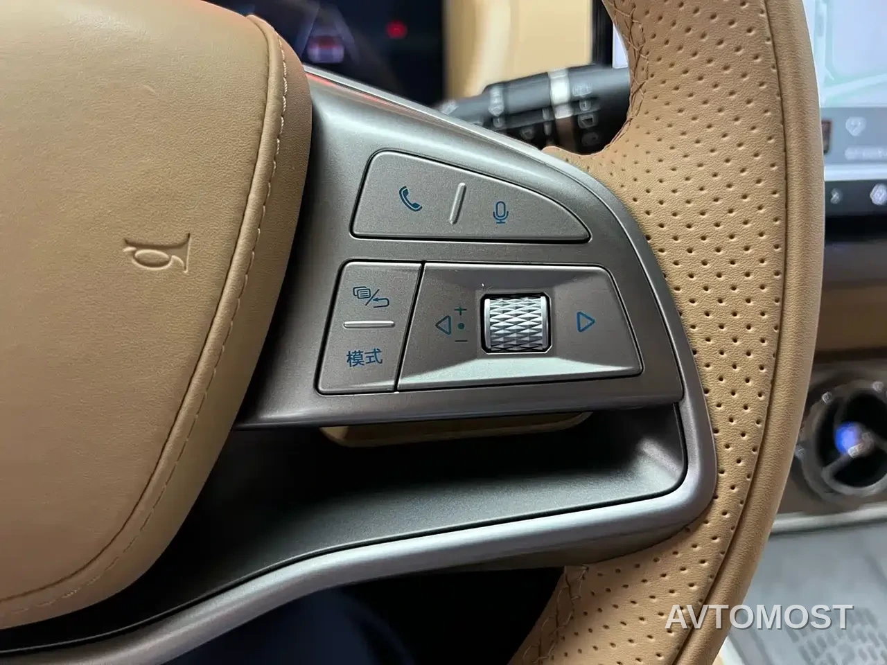Denza N8 2023 4WD Super Hybrid Flagship 6-seater — фото 24