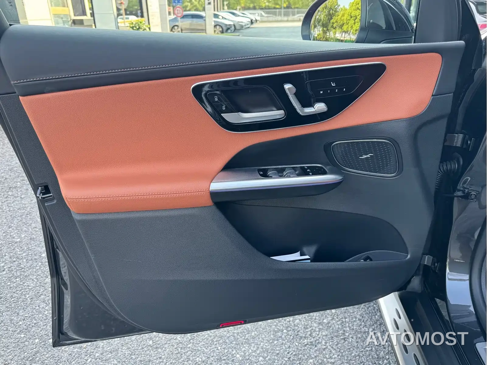 Mercedes-Benz GLC New Energy 2025 350 e L 4MATIC Collector's Edition — фото 12