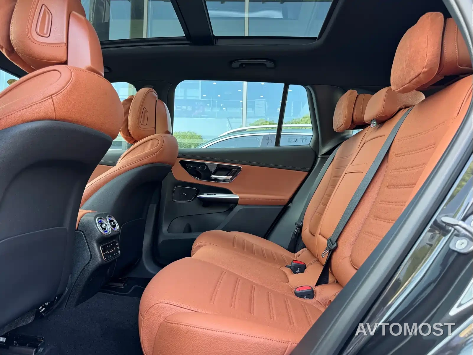 Mercedes-Benz GLC New Energy 2025 350 e L 4MATIC Collector's Edition — фото 17