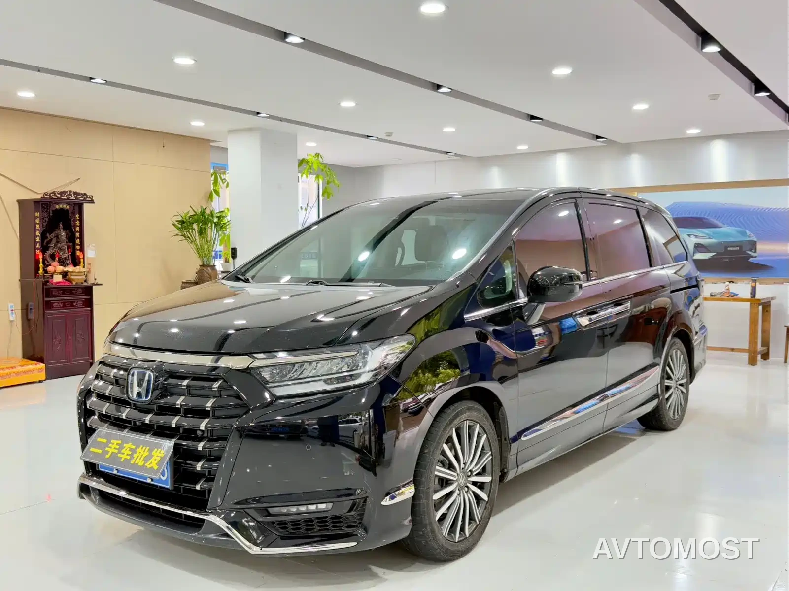 Honda Elysion 2022 2.0L e:HEV Luxury — фото 1