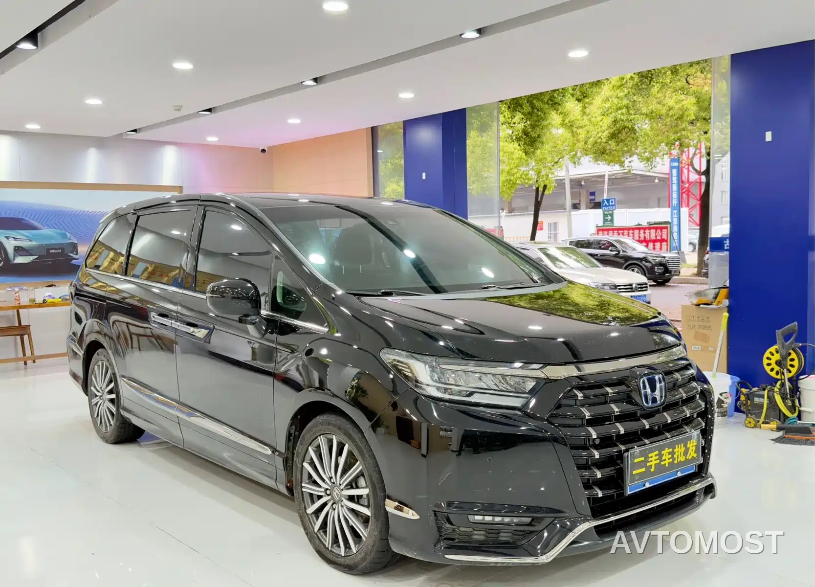 Honda Elysion 2022 2.0L e:HEV Luxury — фото 3