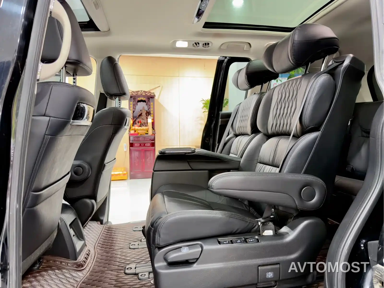 Honda Elysion 2022 2.0L e:HEV Luxury — фото 11